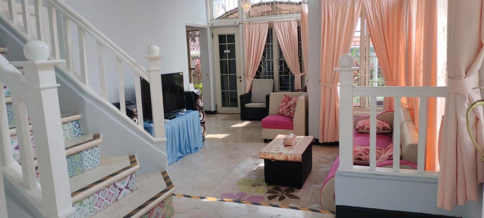 Vila Princess,Sentul 4Bedroom Dan Tenda Camping,Private Pool, Tenis Meja, Mini Billiard, Karaoke, Ayunan,Bbq, 08Satu3 80Satu6 4Satu5Satu Богор Экстерьер фото
