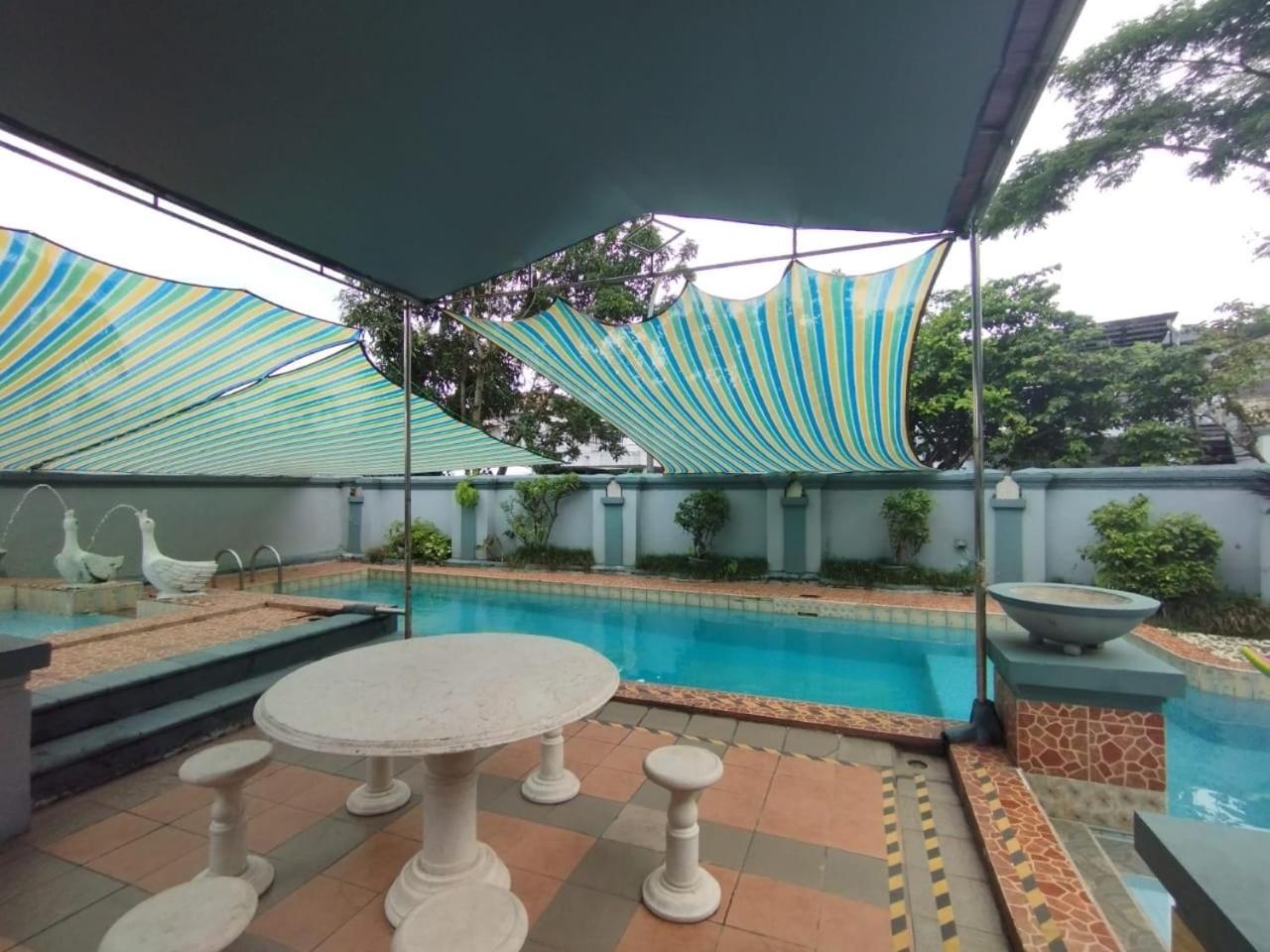 Vila Princess,Sentul 4Bedroom Dan Tenda Camping,Private Pool, Tenis Meja, Mini Billiard, Karaoke, Ayunan,Bbq, 08Satu3 80Satu6 4Satu5Satu Богор Экстерьер фото