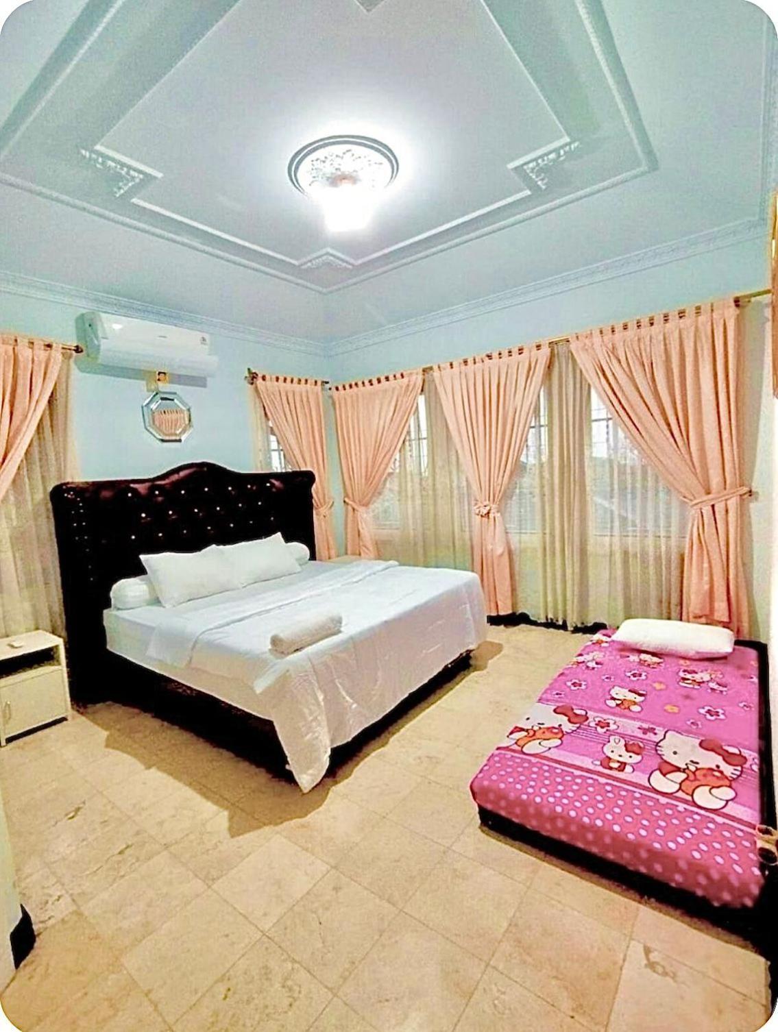Vila Princess,Sentul 4Bedroom Dan Tenda Camping,Private Pool, Tenis Meja, Mini Billiard, Karaoke, Ayunan,Bbq, 08Satu3 80Satu6 4Satu5Satu Богор Экстерьер фото
