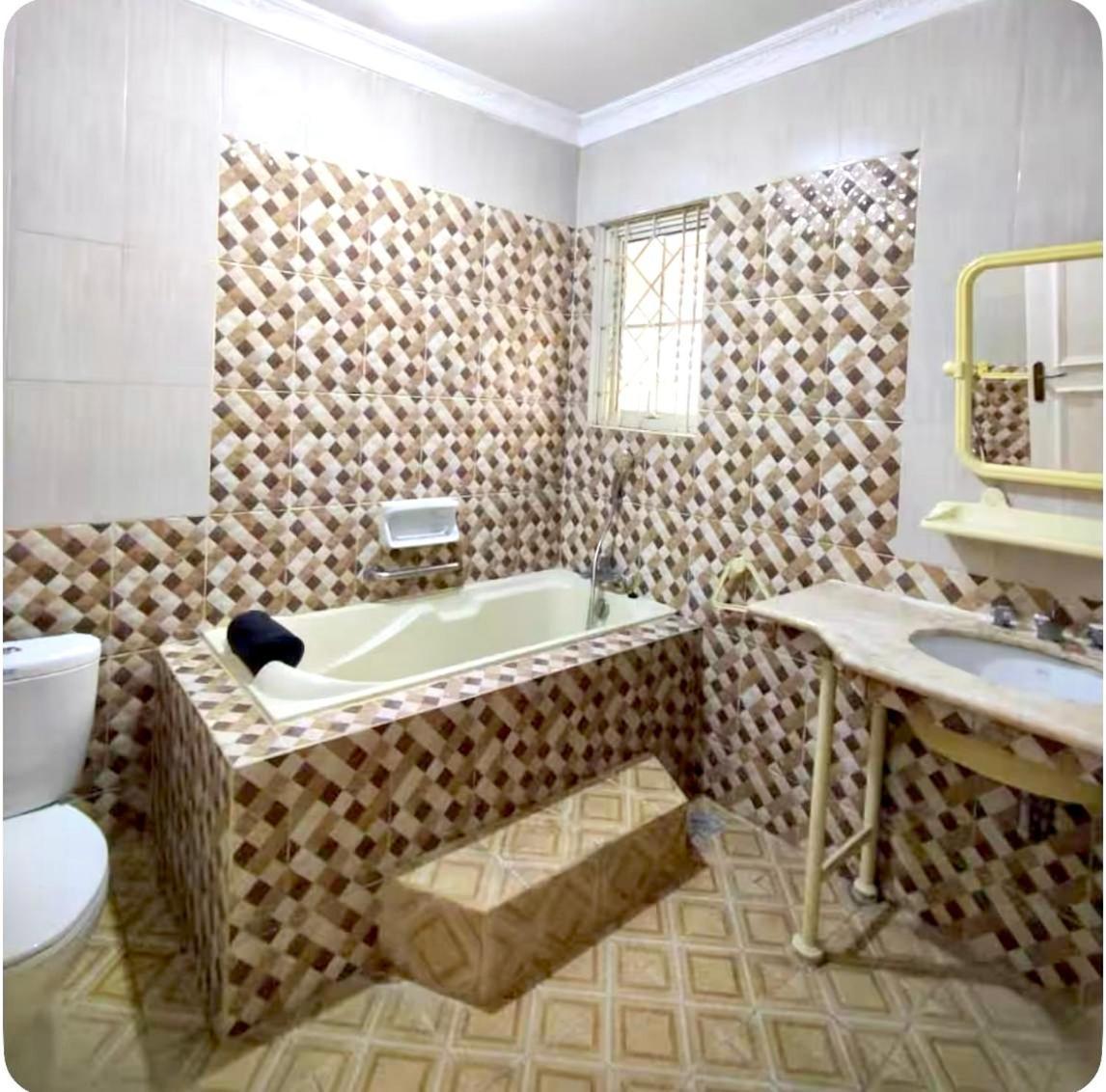 Vila Princess,Sentul 4Bedroom Dan Tenda Camping,Private Pool, Tenis Meja, Mini Billiard, Karaoke, Ayunan,Bbq, 08Satu3 80Satu6 4Satu5Satu Богор Экстерьер фото